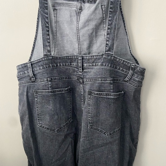 Free People We the Free Overalls Curvy fit Size 34 black raw hem - Picture 3 of 15
